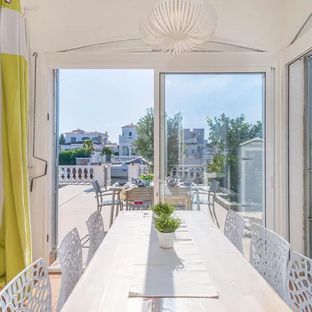 Apart-rent Casa Con Piscina Flamicell 0042 *