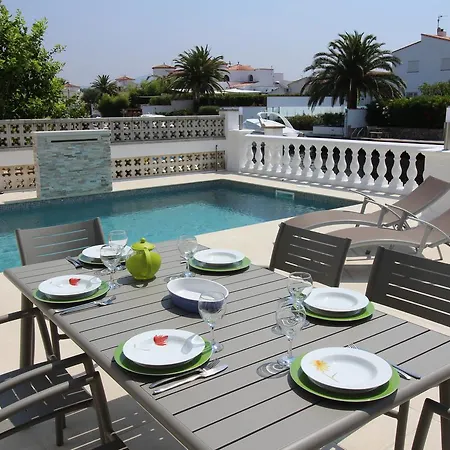 Holiday home Apart-rent Casa Con Piscina Flamicell 0042 *